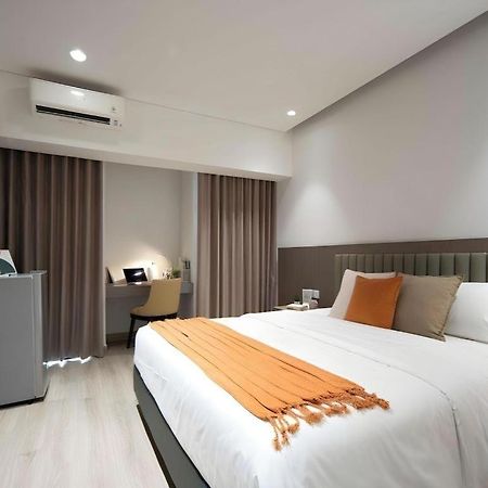 The Day Residence Jakarta Exterior photo